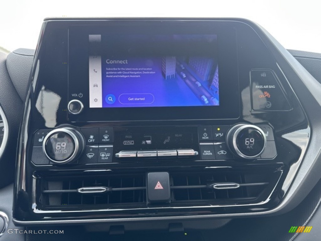 2023 Highlander Hybrid XLE - Wind Chill Pearl / Black photo #11