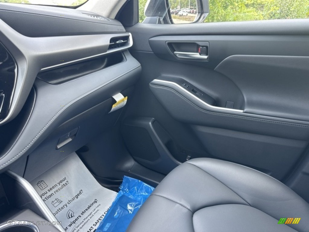 2023 Highlander Hybrid XLE - Wind Chill Pearl / Black photo #12