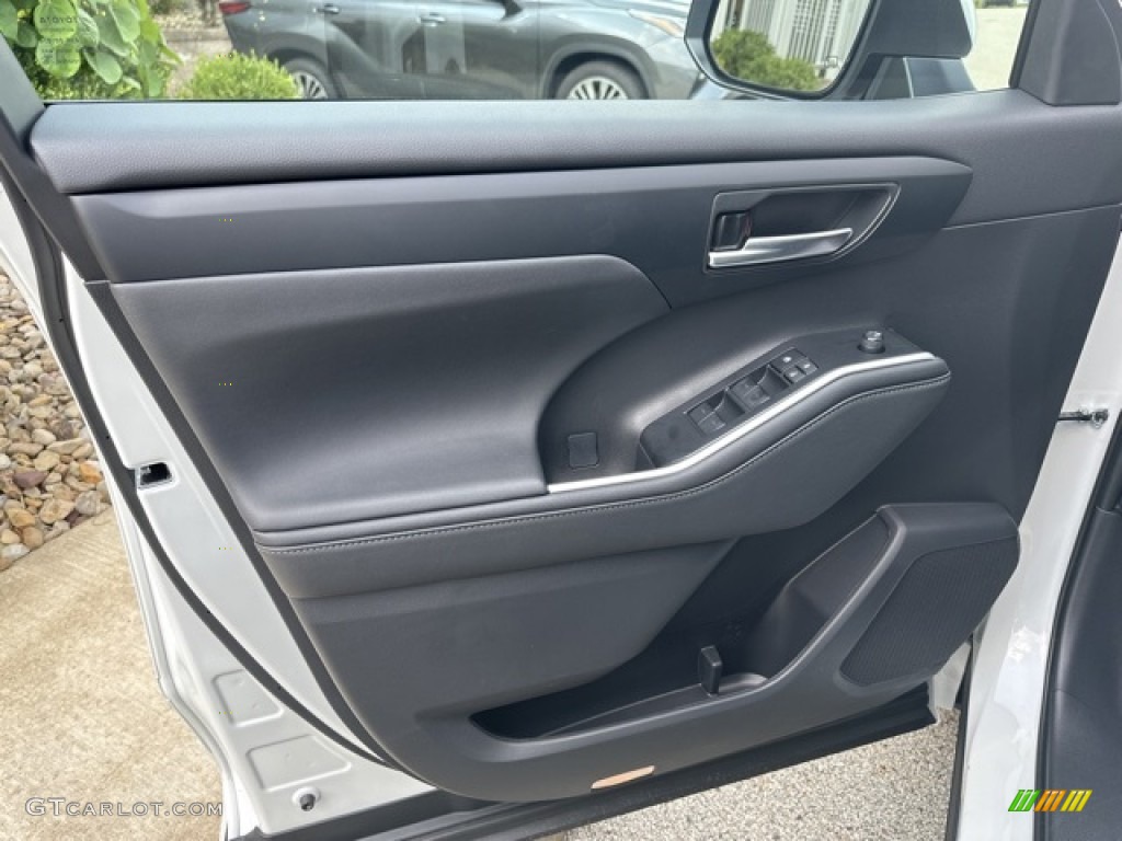 2023 Highlander Hybrid XLE - Wind Chill Pearl / Black photo #17