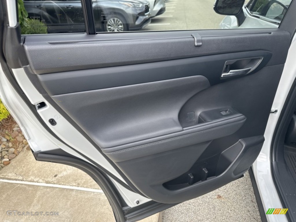 2023 Highlander Hybrid XLE - Wind Chill Pearl / Black photo #19