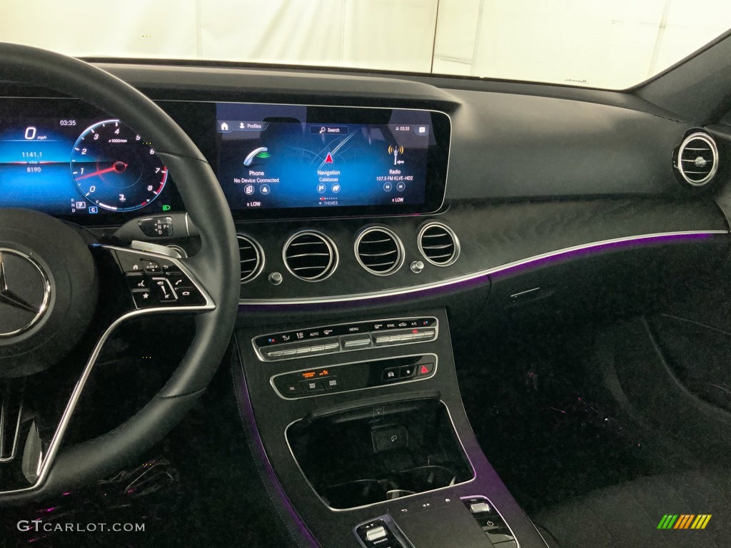 2022 E 350 Sedan - Cirrus Silver Metallic / Black photo #26