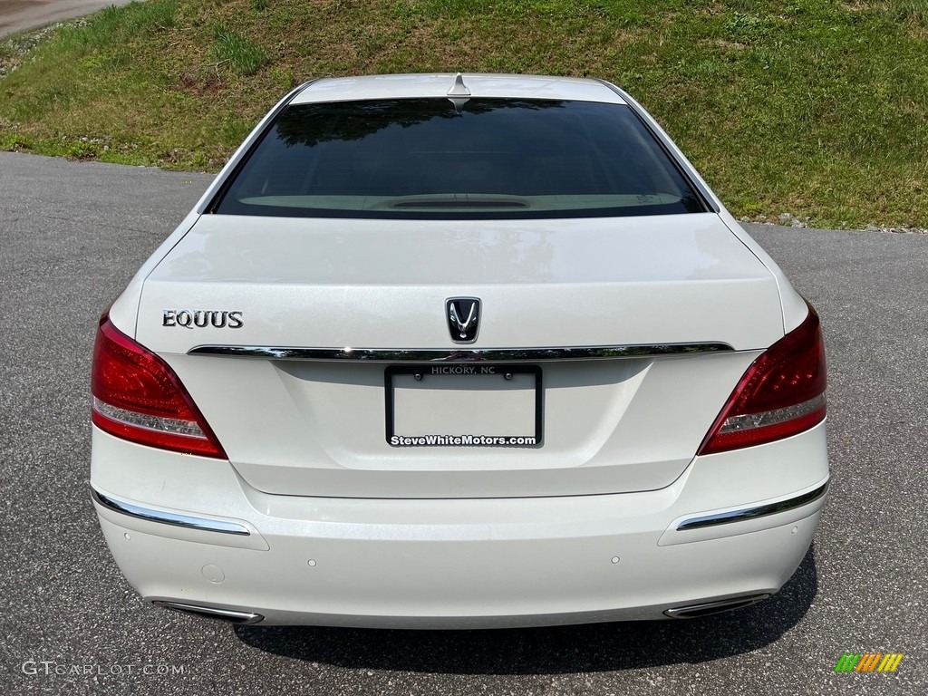 White Satin Pearl 2013 Hyundai Equus Signature Exterior Photo #146471805