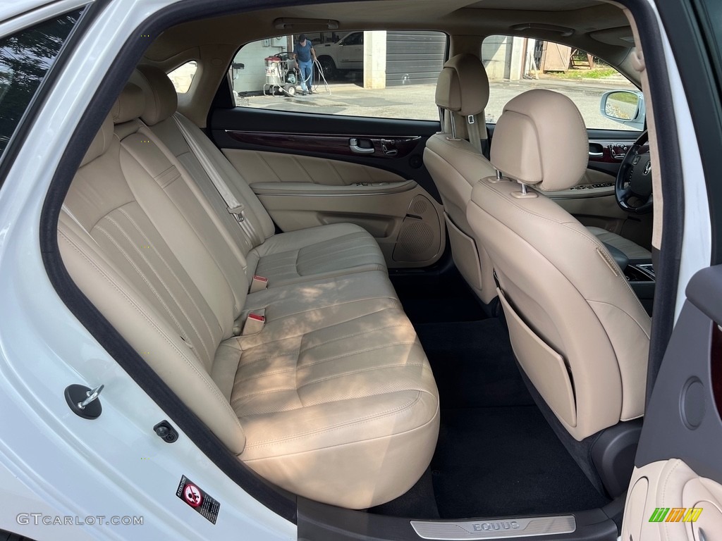 2013 Hyundai Equus Signature Rear Seat Photo #146472084