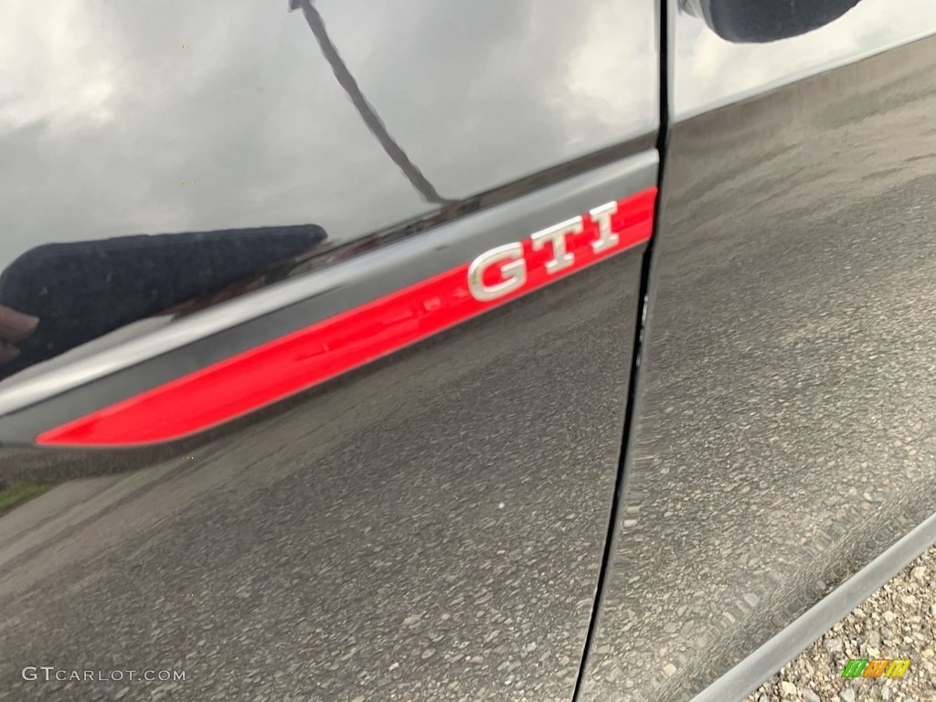 2022 Volkswagen Golf GTI S Marks and Logos Photos
