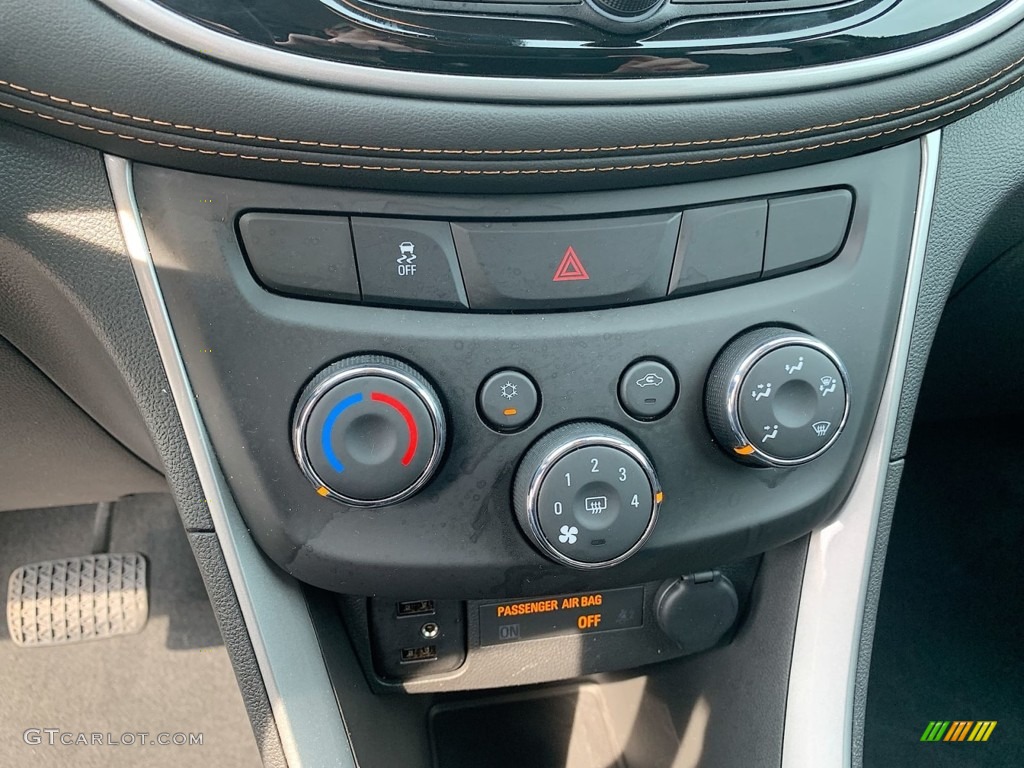 2020 Chevrolet Trax LT AWD Controls Photo #146474425