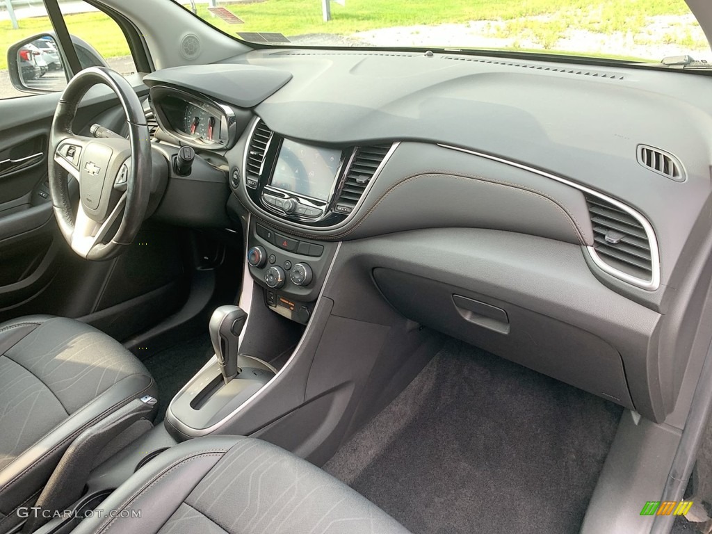 2020 Chevrolet Trax LT AWD Dashboard Photos