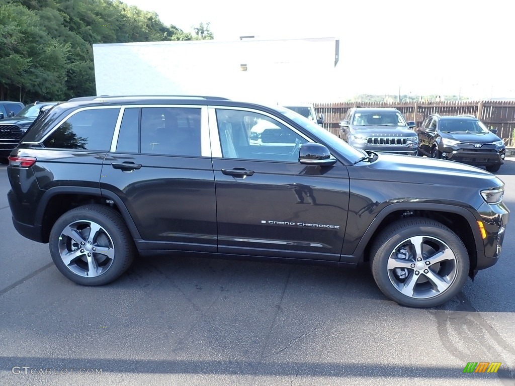 2023 Grand Cherokee 4XE - Rocky Mountain Pearl / Global Black photo #7