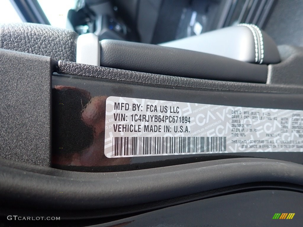 2023 Grand Cherokee 4XE - Rocky Mountain Pearl / Global Black photo #15