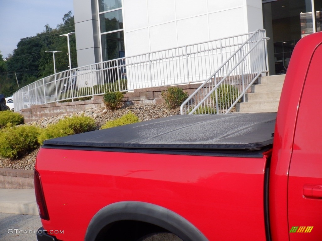 2016 1500 Rebel Crew Cab 4x4 - Flame Red / Rebel Theme Red/Black photo #16