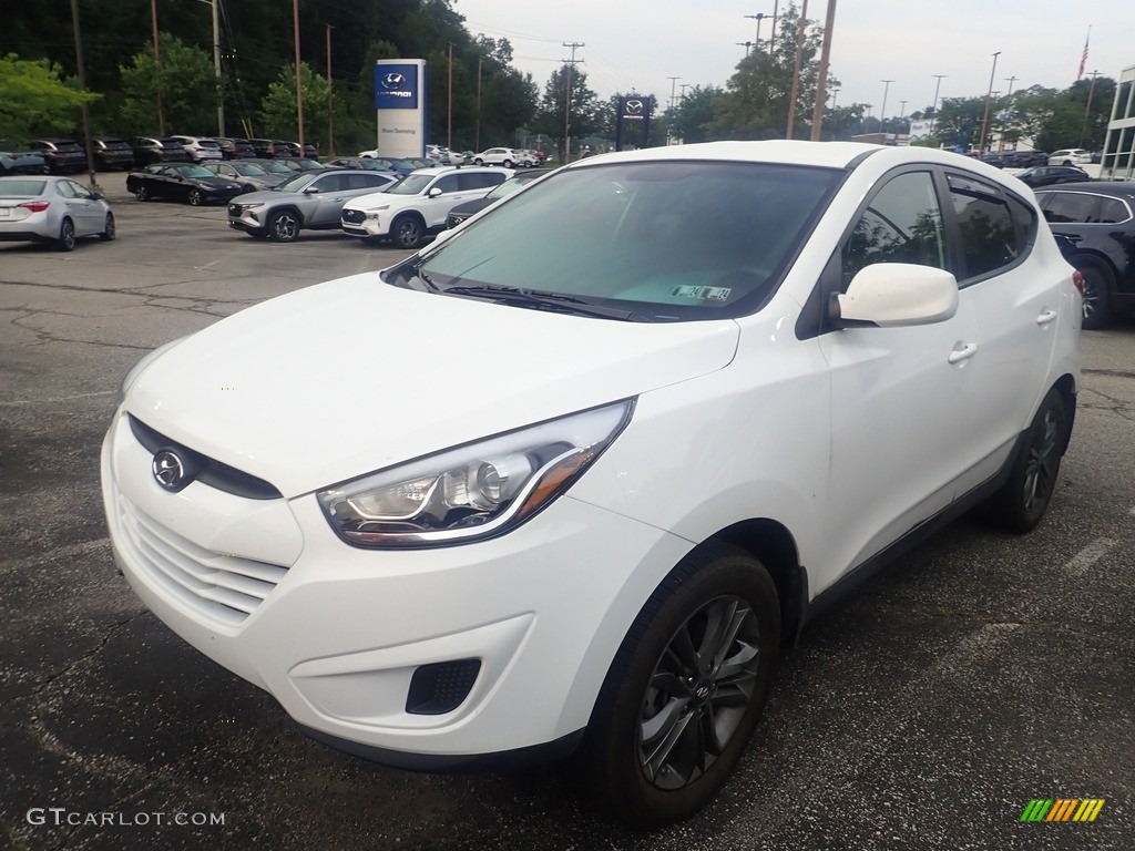 Winter White Hyundai Tucson