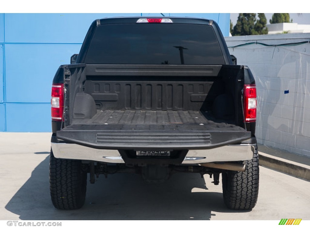 2018 F150 XLT SuperCrew - Shadow Black / Earth Gray photo #10