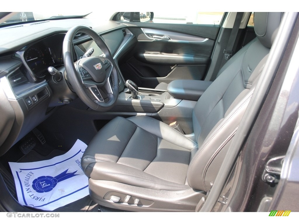 2018 Cadillac XT5 Luxury Front Seat Photos