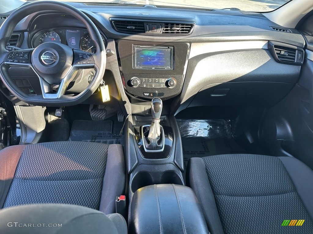 Charcoal Interior 2018 Nissan Rogue Sport S Photo #146482867
