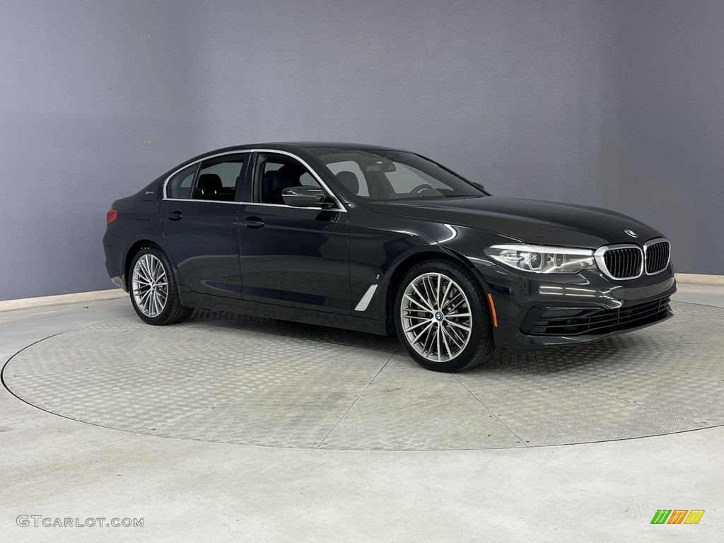 2019 5 Series 530e iPerformance Sedan - Black Sapphire Metallic / Black photo #3