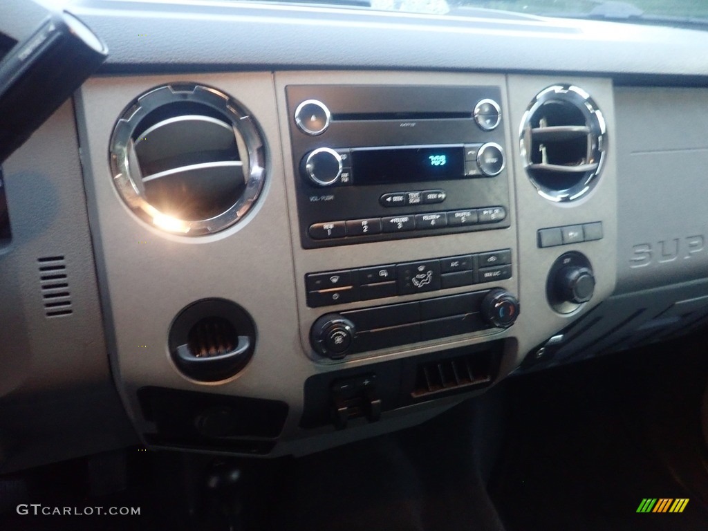 2016 F250 Super Duty XLT Crew Cab 4x4 - Oxford White / Steel photo #27
