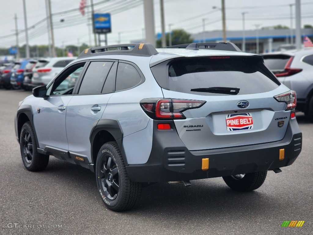 2024 Outback Wilderness - Ice Silver Metallic / Titanium Gray photo #4