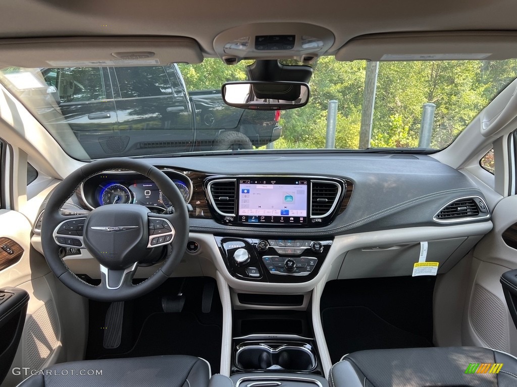 2023 Pacifica Limited AWD - Bright White / Black/Alloy photo #10