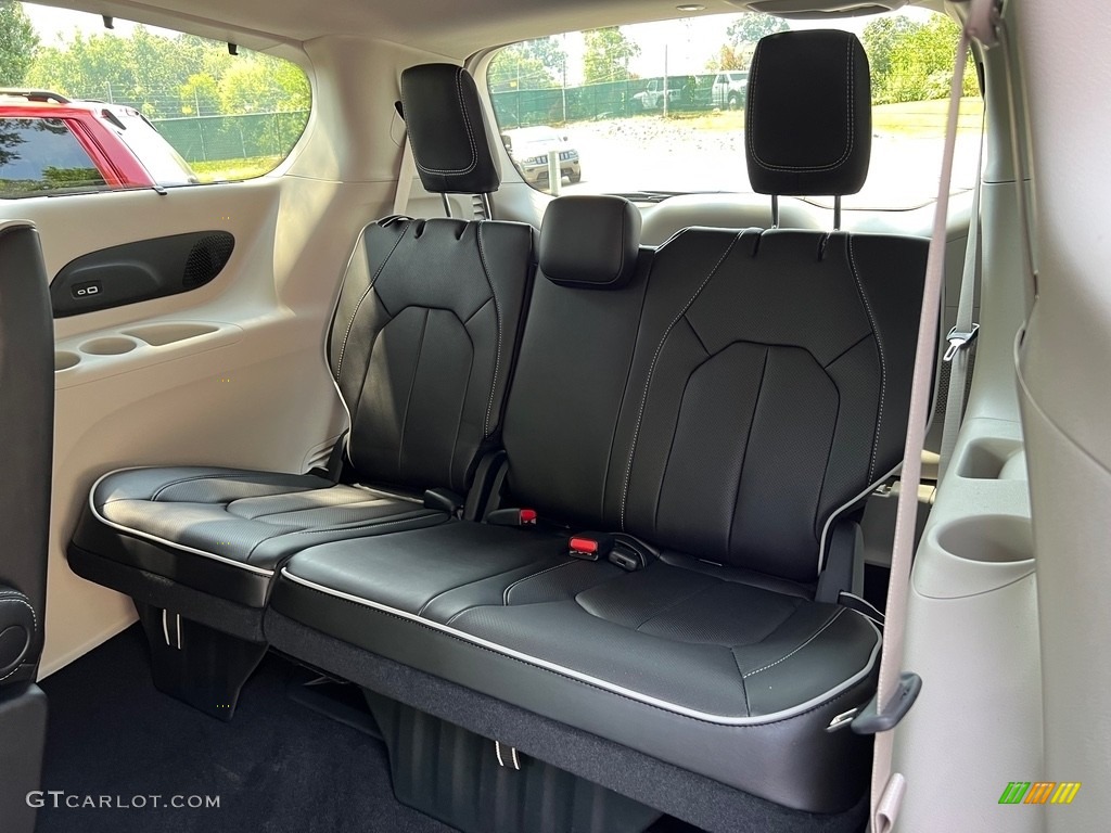 2023 Pacifica Limited AWD - Bright White / Black/Alloy photo #15
