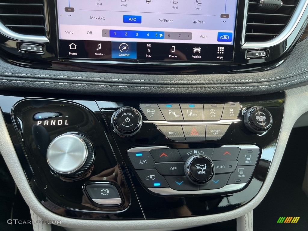 2023 Pacifica Limited AWD - Bright White / Black/Alloy photo #28