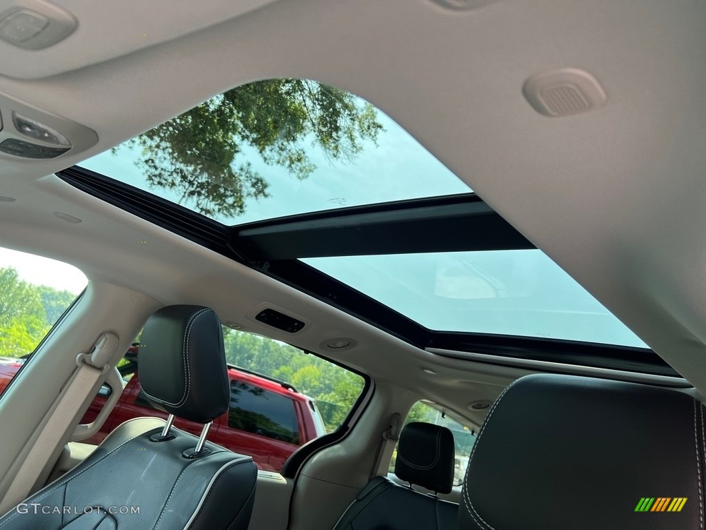 2023 Pacifica Limited AWD - Bright White / Black/Alloy photo #34
