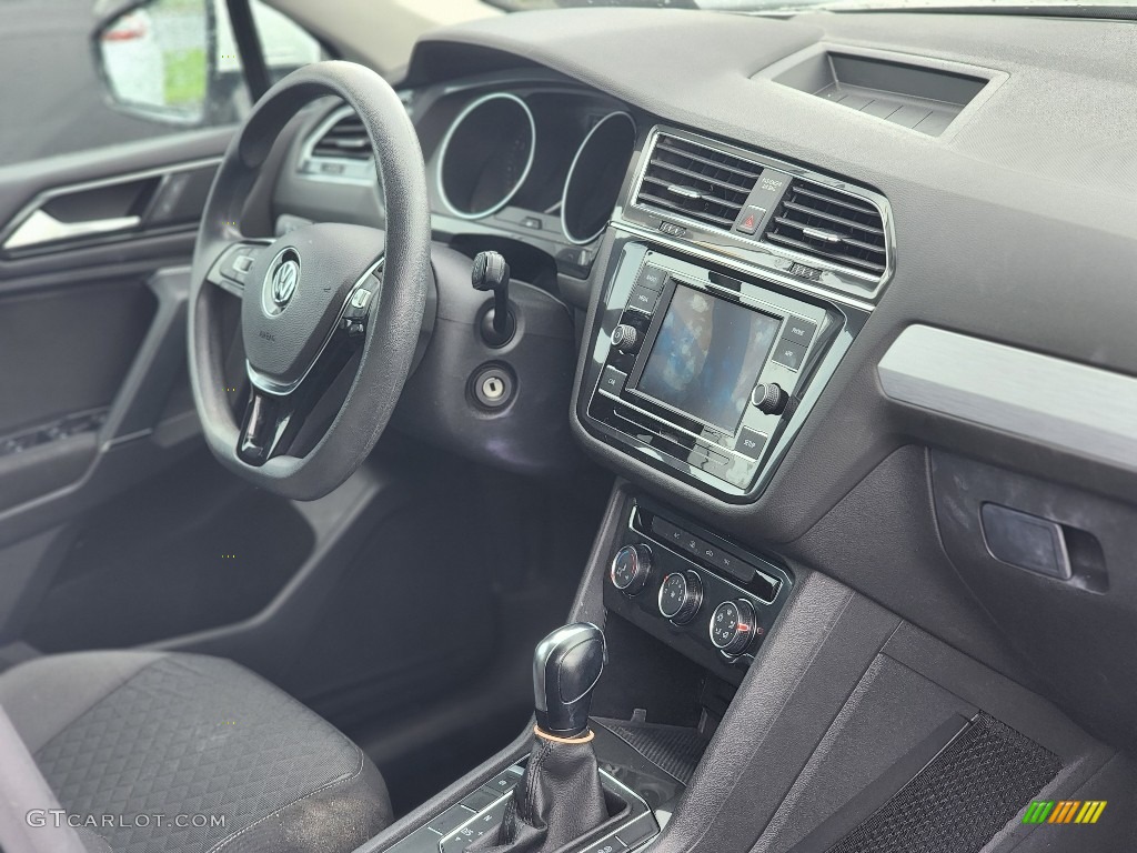2018 Tiguan S - Pure White / Titan Black photo #3