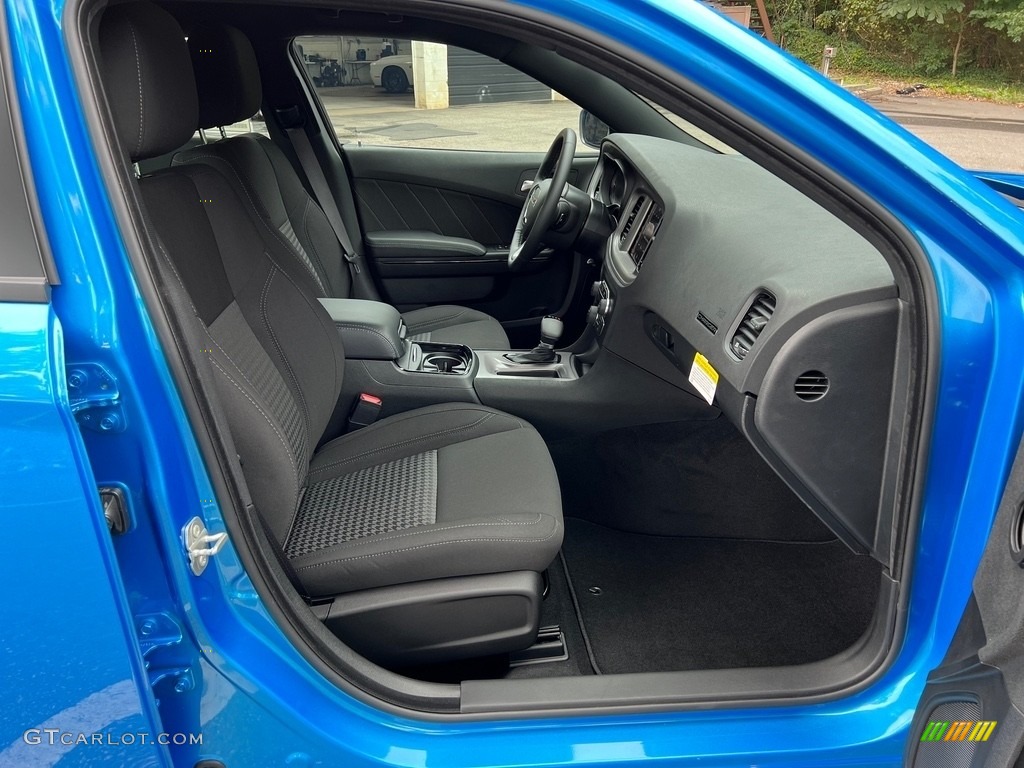 2023 Charger SXT Blacktop - B5 Blue Pearl / Black photo #17
