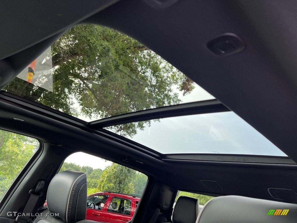 2024 Ram 1500 Laramie Crew Cab 4x4 Sunroof Photo #146492166