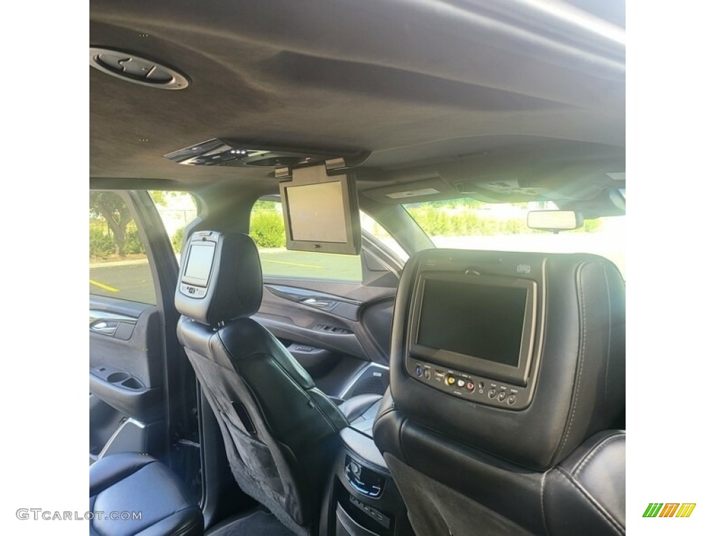 2017 Cadillac Escalade Platinum 4WD Entertainment System Photo #146493307