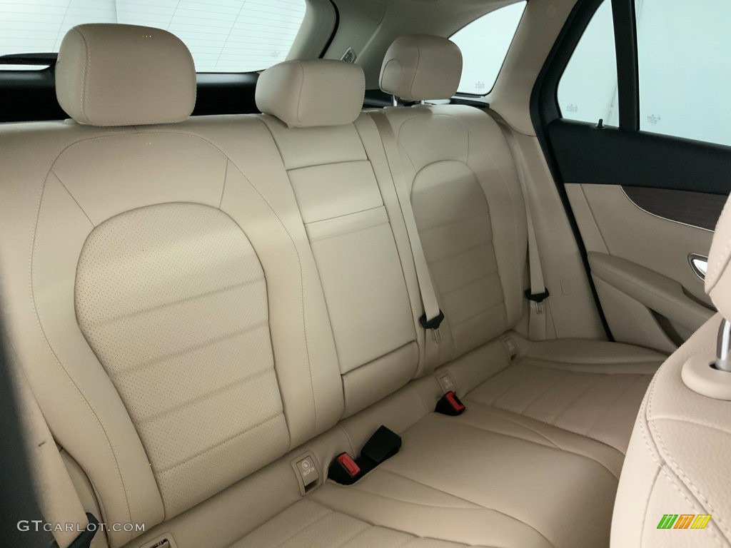 2022 GLC 300 - Polar White / Silk Beige photo #34