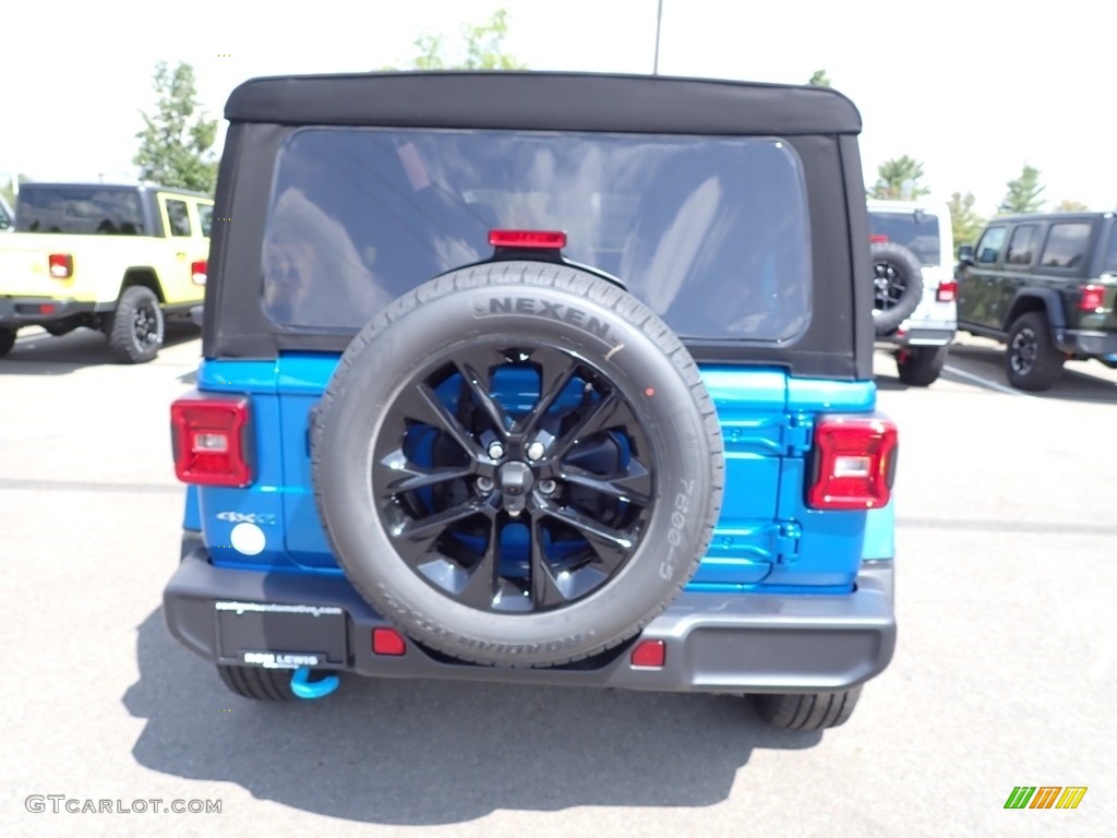 2024 Wrangler 4-Door Sahara 4xe Hybrid - Hydro Blue Pearl / Black photo #4