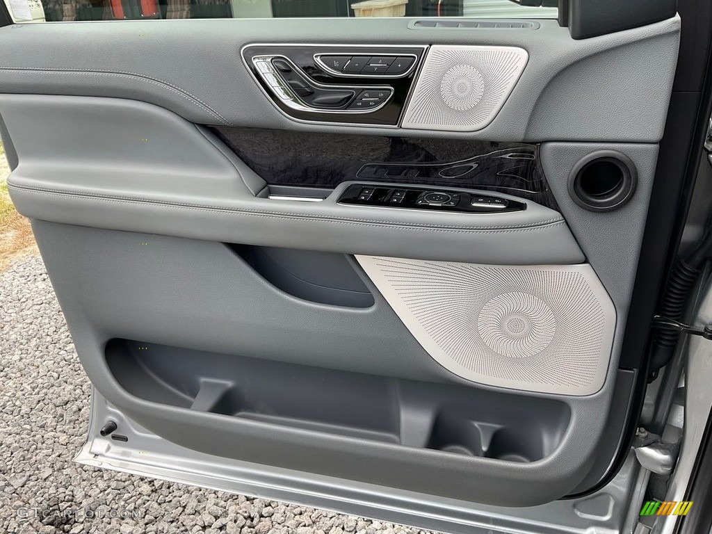 2020 Lincoln Navigator Reserve 4x4 Medium Slate Door Panel Photo #146497108