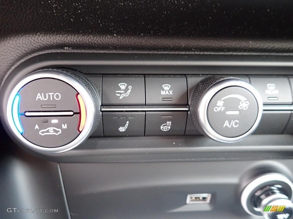 2024 Alfa Romeo Stelvio Veloce AWD Controls Photo #146497936