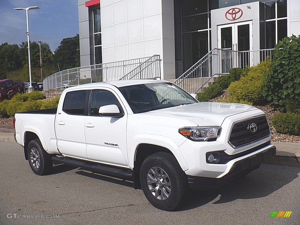 2017 Toyota Tacoma SR5 Double Cab 4x4 Exterior Photos