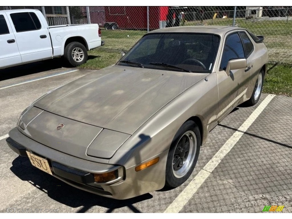 Platinum Metallic 1983 Porsche 944 Standard 944 Model Exterior Photo #146500732