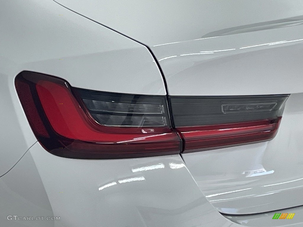 2023 3 Series 330i Sedan - Alpine White / Black photo #6