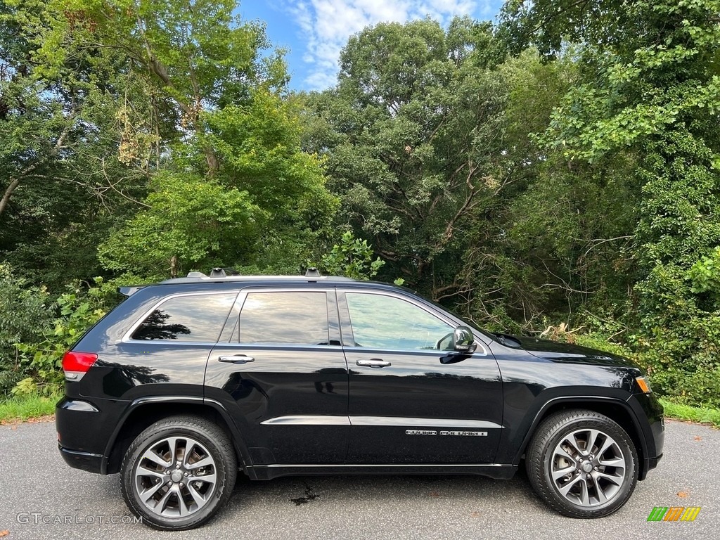 Diamond Black Crystal Pearl 2017 Jeep Grand Cherokee Overland 4x4 Exterior Photo #146503687