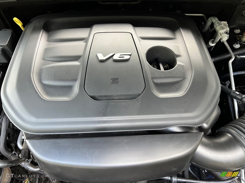 2017 Jeep Grand Cherokee Overland 4x4 Engine Photos