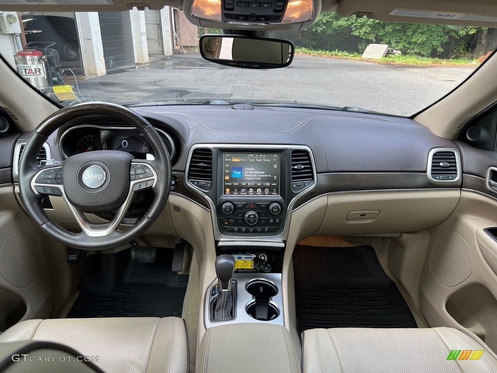2017 Jeep Grand Cherokee Overland 4x4 Dashboard Photos