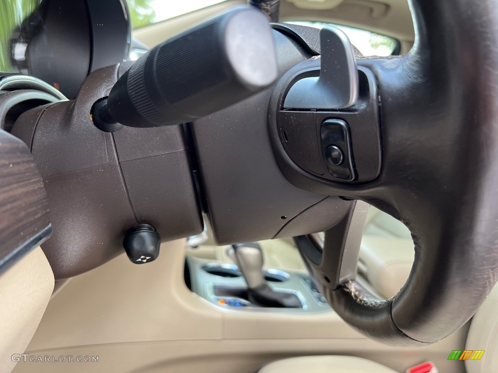 2017 Jeep Grand Cherokee Overland 4x4 Brown/Light Frost Beige Steering Wheel Photo #146503885
