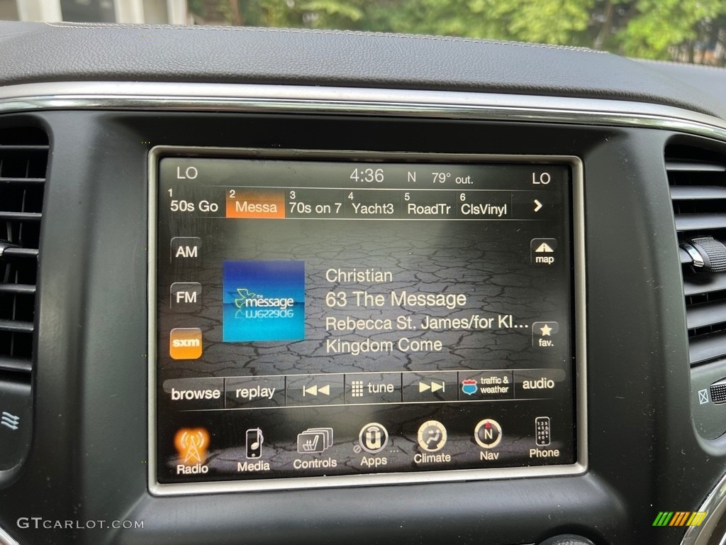 2017 Jeep Grand Cherokee Overland 4x4 Controls Photo #146504056