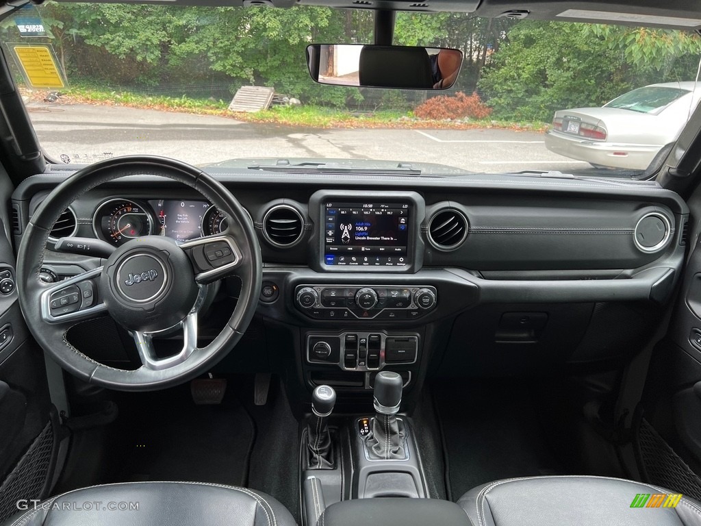 2022 Jeep Wrangler Unlimited Sahara 4x4 Dashboard Photos