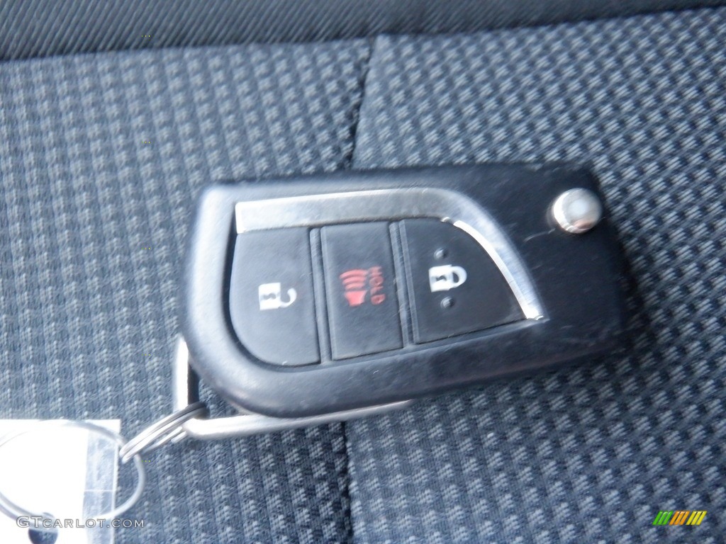 2020 Toyota RAV4 LE AWD Keys Photo #146505184
