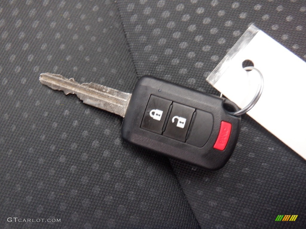 2019 Mitsubishi Mirage G4 ES Keys Photos