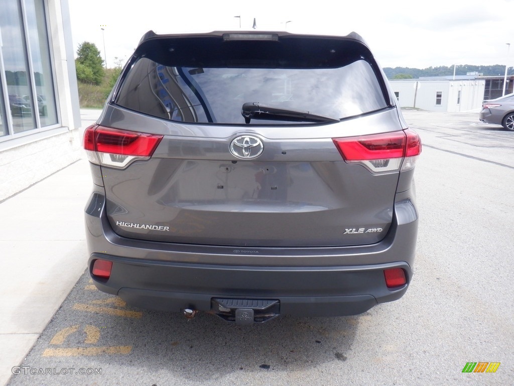 2018 Highlander XLE AWD - Predawn Gray Mica / Black photo #8