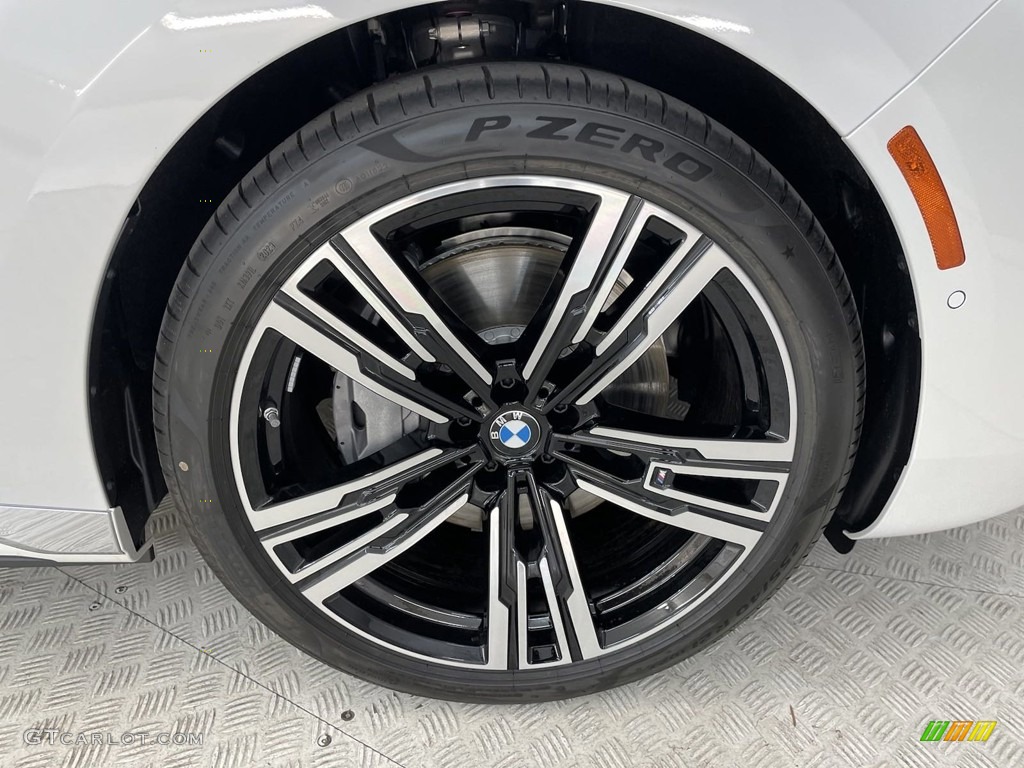 2024 BMW i7 Series xDrive60 Wheel Photos