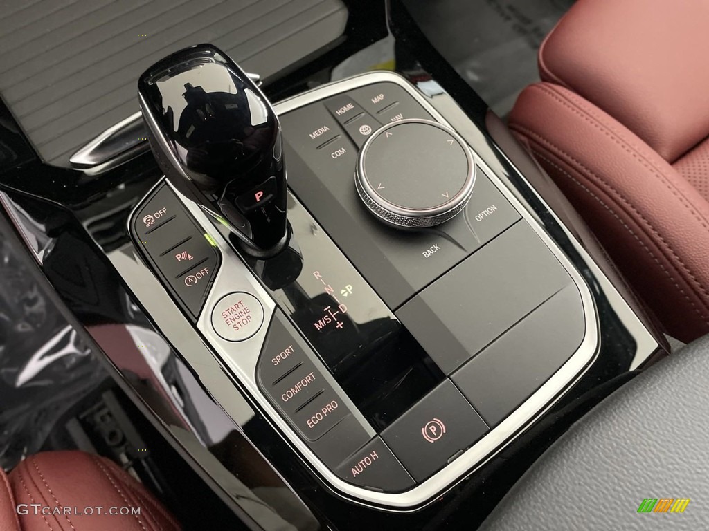 2023 BMW X3 sDrive30i Transmission Photos