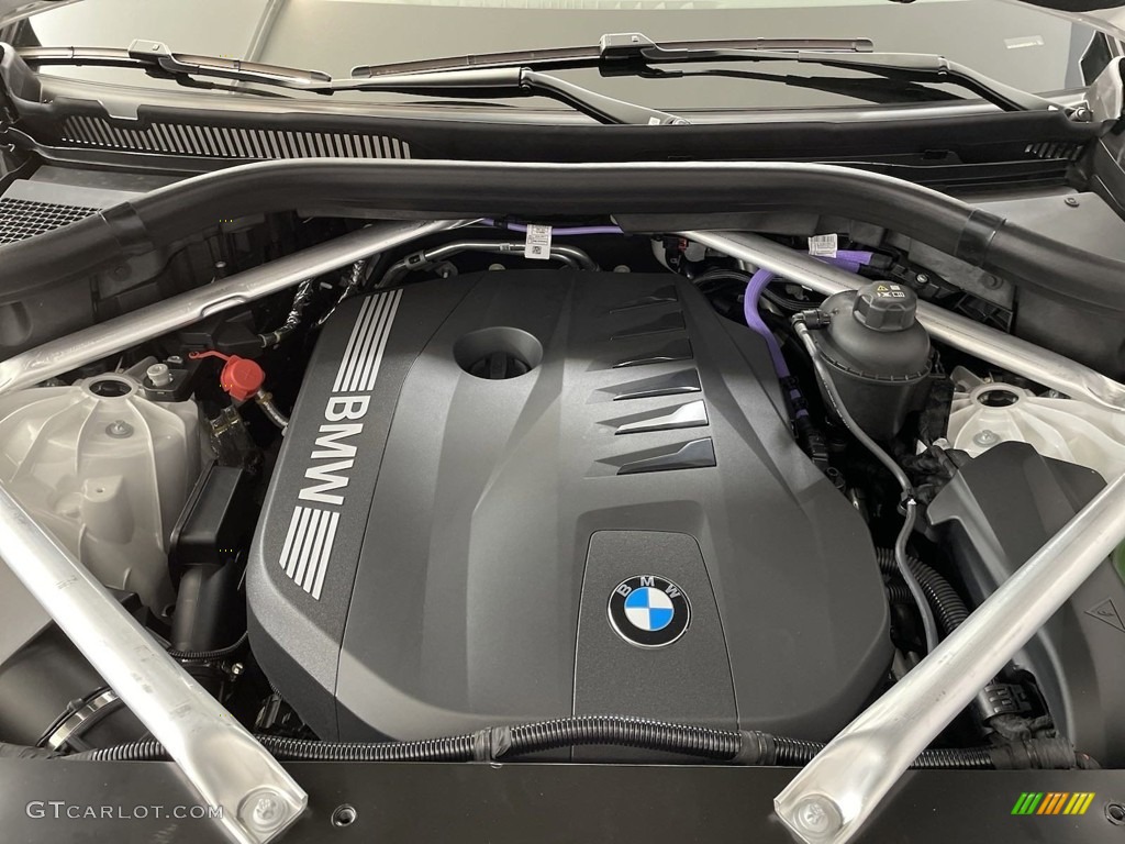 2024 BMW X5 xDrive40i Engine Photos