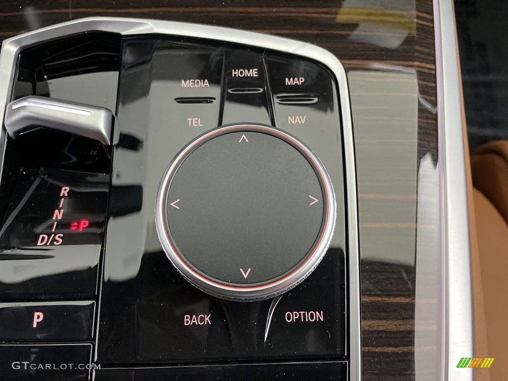 2024 BMW X5 xDrive40i Controls Photos