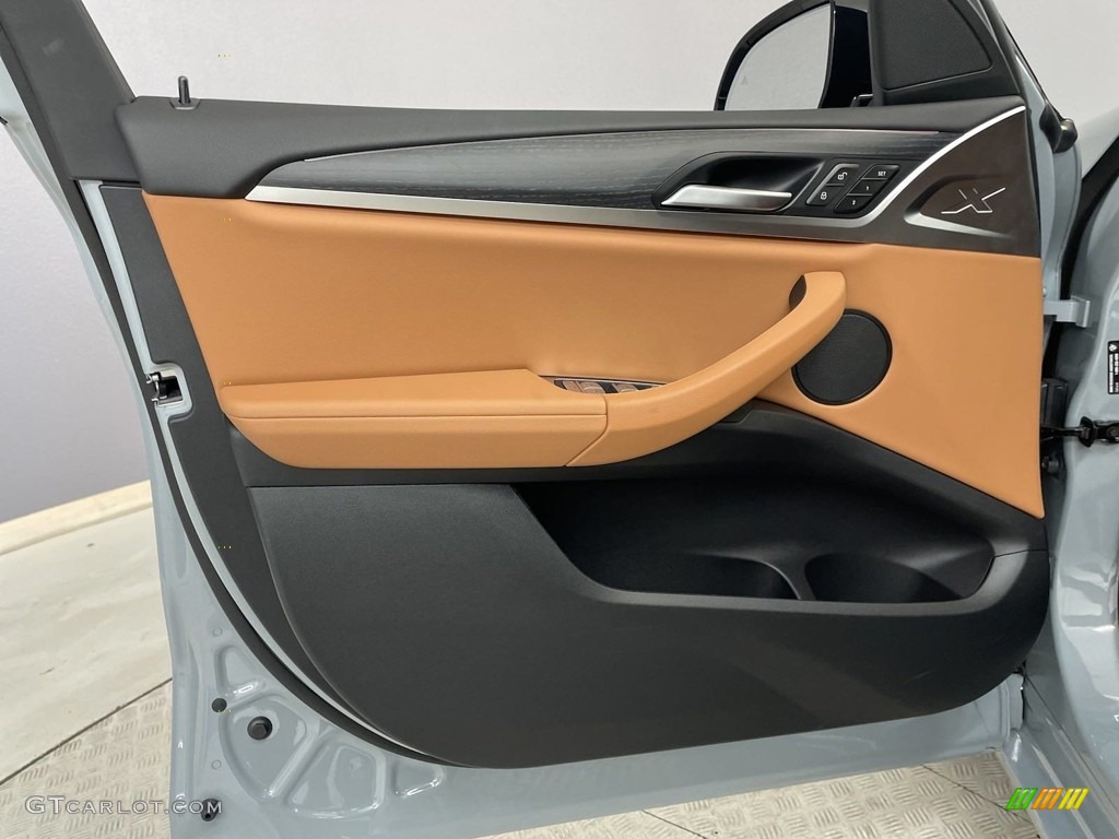 2024 BMW X3 xDrive30i Door Panel Photos