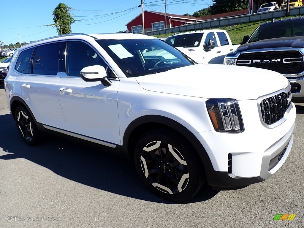 2023 Telluride EX - Glacial White Pearl / Black photo #4